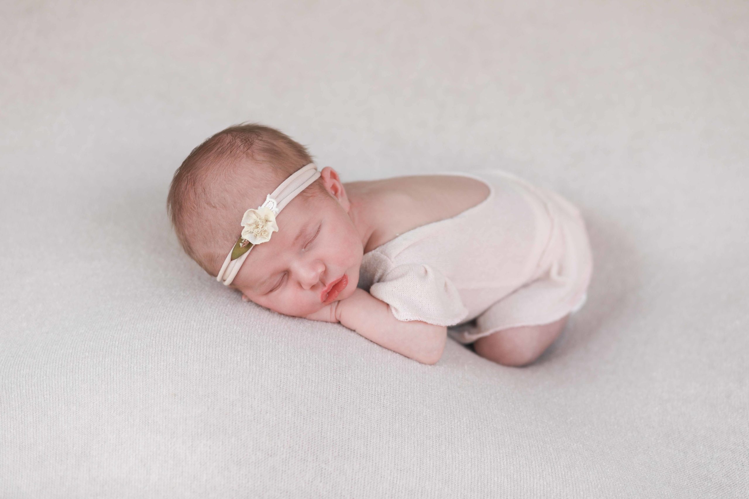 photographer studiophoto photographebébé photographenaissance photographeenfant photographelille photographebébélille photographepasdecalais bebe bebe2020 photographebebelille photographebebe photographenouveaunelille photographenouveaune studiophotolille newbornphotography newbornposing newbornsession photographer photographefemmeenceinte photographegrossesse lille femmeenceinte Naissance petits bouts